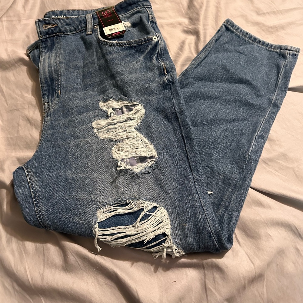 No balance mom jeans